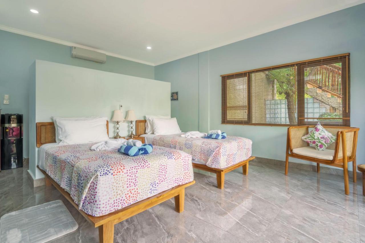Lunar Dive Resort: Bamboo Villas Kubu Extérieur photo