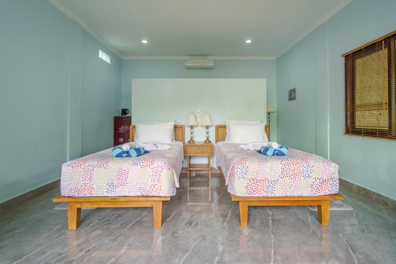 Lunar Dive Resort: Bamboo Villas Kubu Extérieur photo