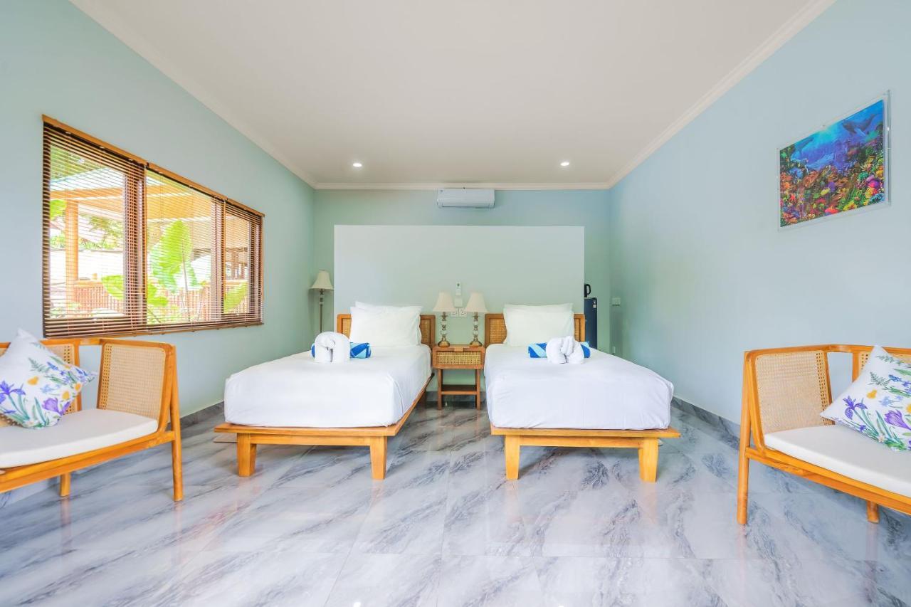 Lunar Dive Resort: Bamboo Villas Kubu Extérieur photo
